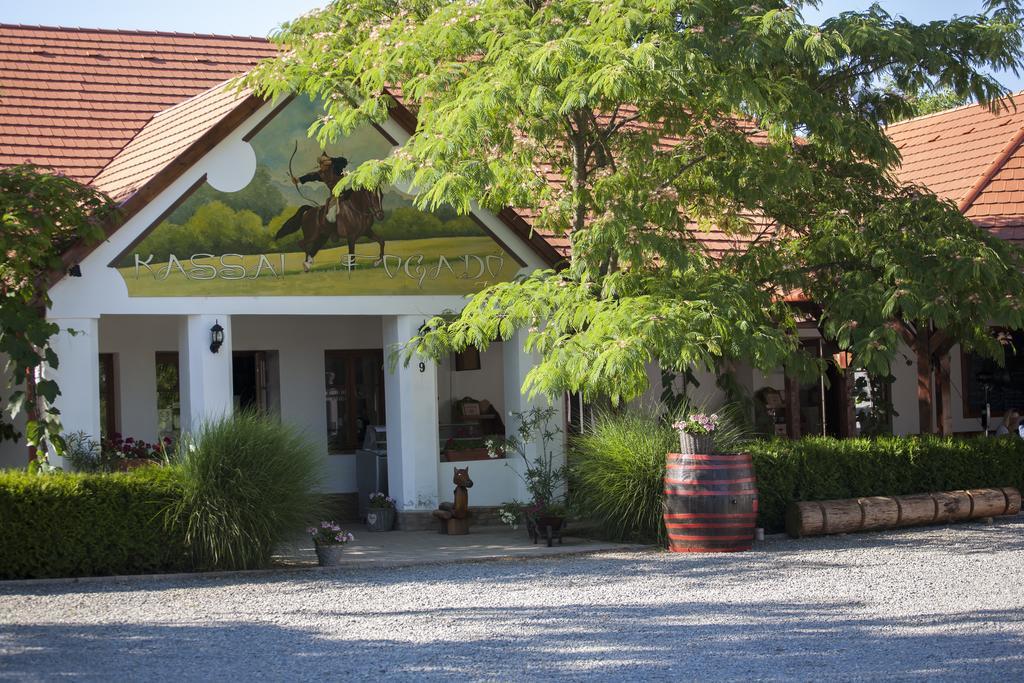 Kassai Fogado Hotel Kaposmero Ngoại thất bức ảnh